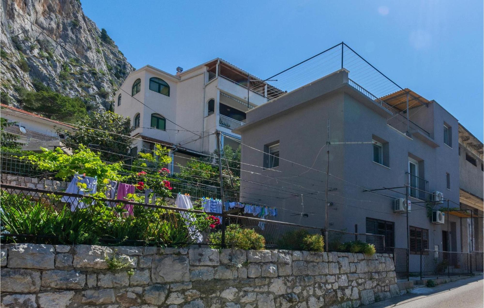 Gorgeous Apartment In Omis With Kitchen Екстериор снимка